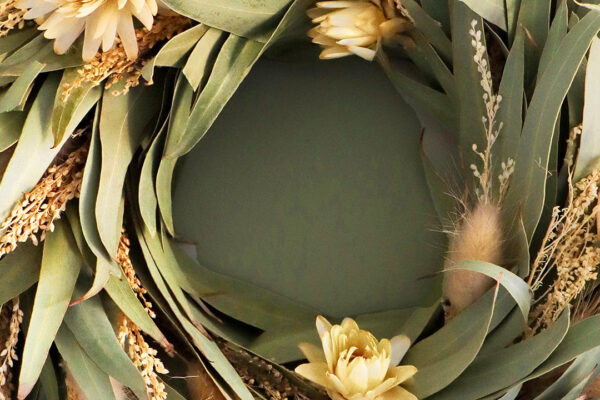 Closeup Dried Flower Wreath Leaves Wrh Nat