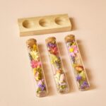 Dried_flower_floral_arrangement_with_wooden_base