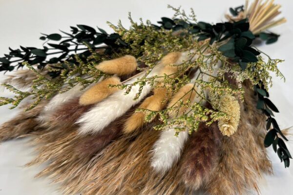 Dried_flowers_mixed_pampas_grass_green_white_beige_