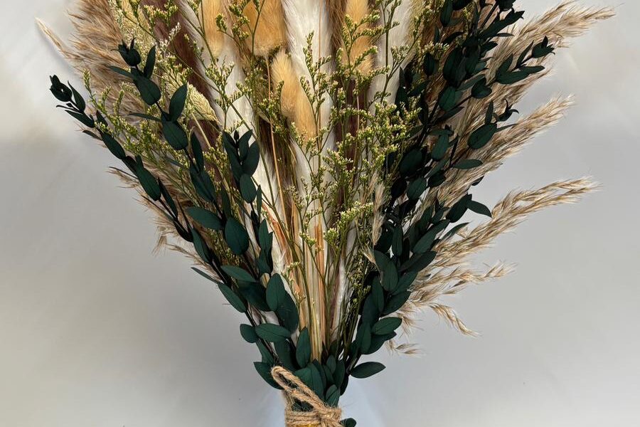 Eucalyptus_bunny_tails_pampas_grass_dried_flower_arrangement_db Dbfb001_2