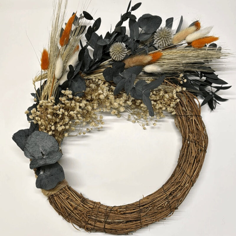 Natural_dried_flower_wreath_eucalyptus_gypsohila_bunny_tails_natural_autumnal_wreath_douceur_de_saison