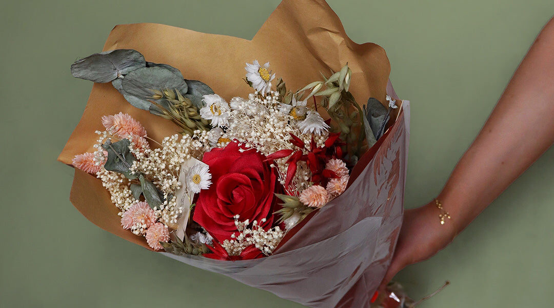 Valentine's Day Dried Flowers: Gifts That Last Long After February 1 Romantic_red_rose_dried_flower_bouquet_valentines_day_rb30