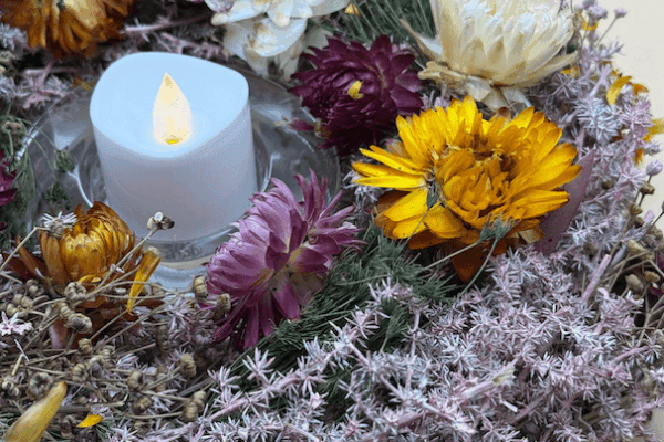 Small_colourful_dried_flower_wreath_small_table_decor_candle_